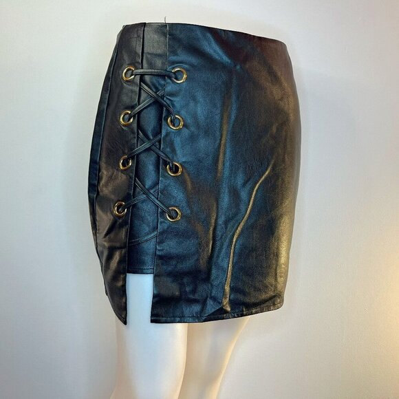 BOOHOO Women's Sofia Lace Up Side Leather Look Mini Skirt - US Size 4 - NWT - Picture 1 of 3